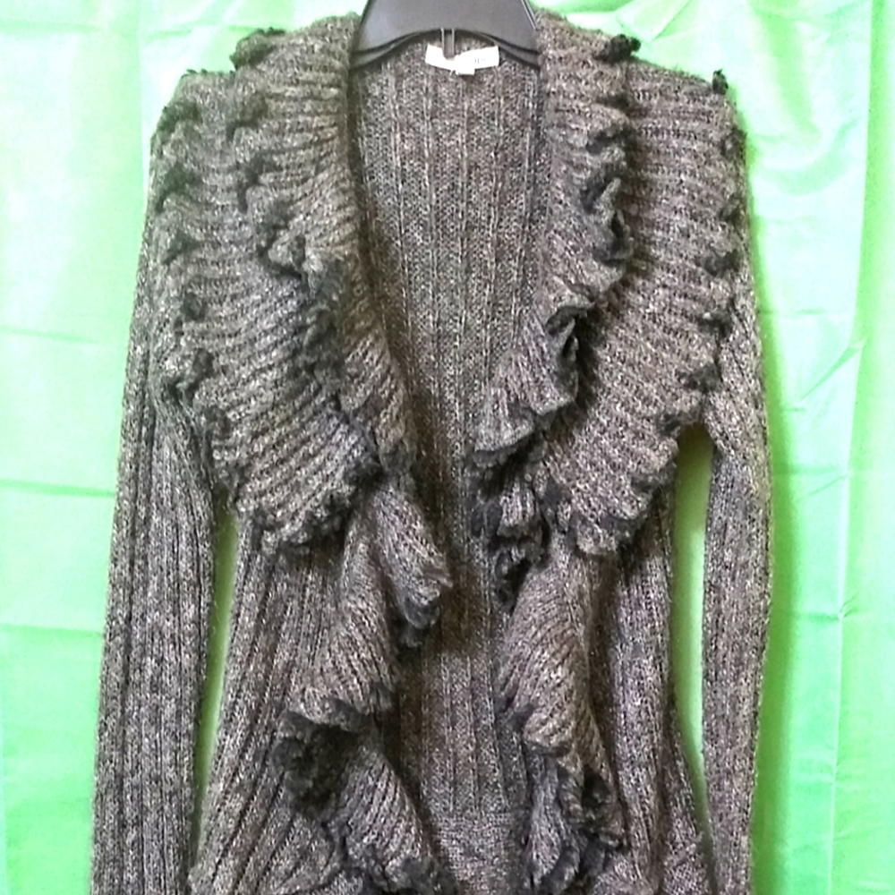 Lapis Med. Steele Gray RuffleSweater